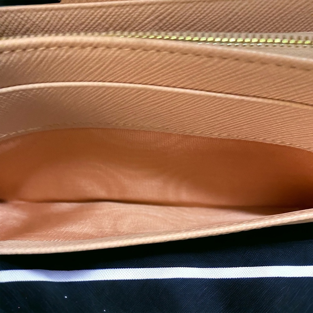 🔴🔴Prada Saffiano Light Pink Leather double snap Long Wallet/Clutch - Picture 7 of 11